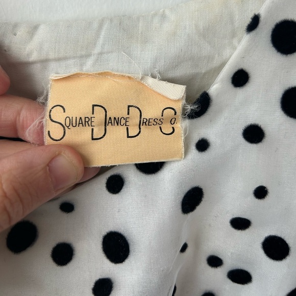 Black and White Sundress with Bishop Sleeves and Square Neck - Picture 5 of 14